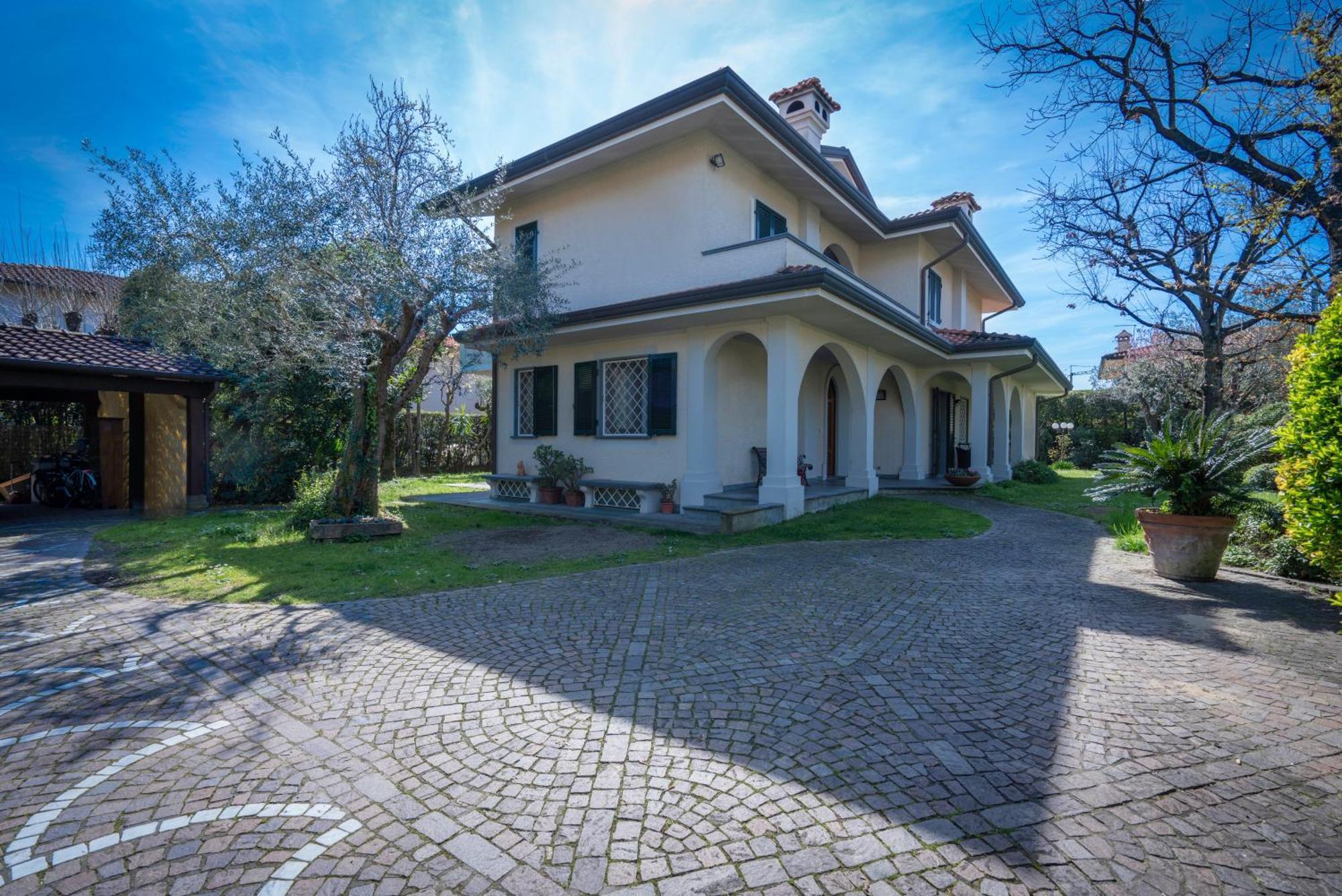Le Fontanelle In Dei Marmi With Ac * Forte dei Marmi